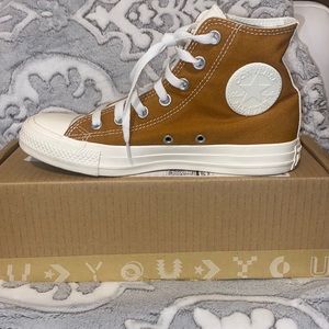 Custom converse , size 6 woman, brown & white
